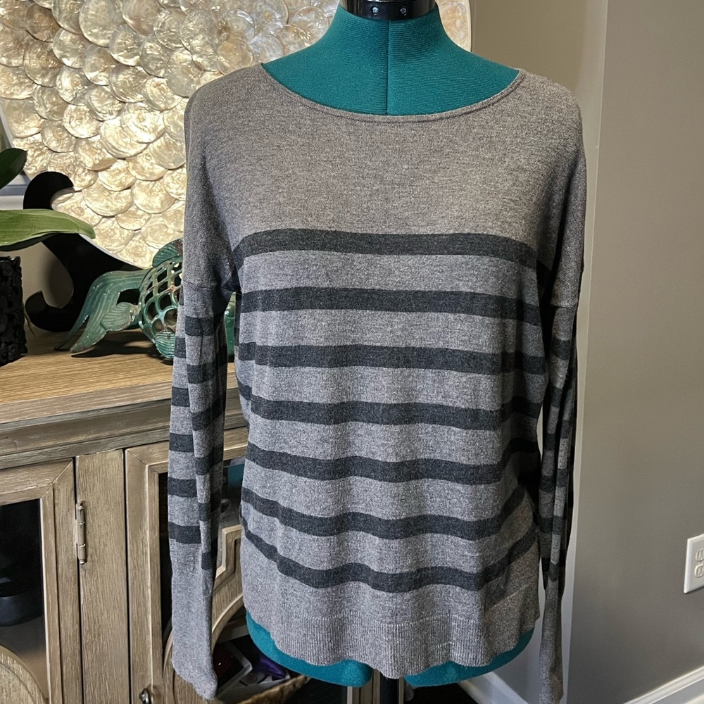 LOFT Lightweight Sweater Medium‎